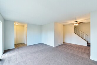 Lord Byron Townhouses in Edmonton, AB - Building Photo - Building Photo