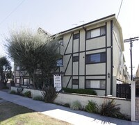 Building Photo - 11018 Moorpark Street Apartments in Los Angeles, California