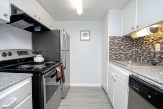Village at Piney Point in Houston, TX - Building Photo - Building Photo