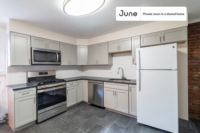 Room in Shared 7 bed/2 bath home, Unit B in Boston, MA - Building Photo - Building Photo