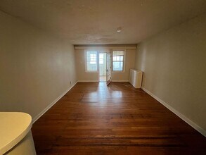 37 Parkwood St in Albany, NY - Building Photo - Building Photo