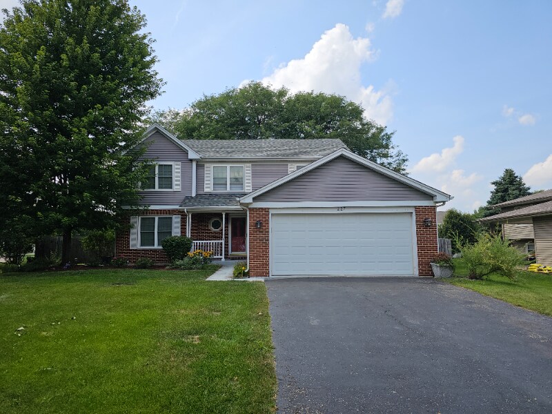 227 Beaver Creek Dr in Bolingbrook, IL - Building Photo