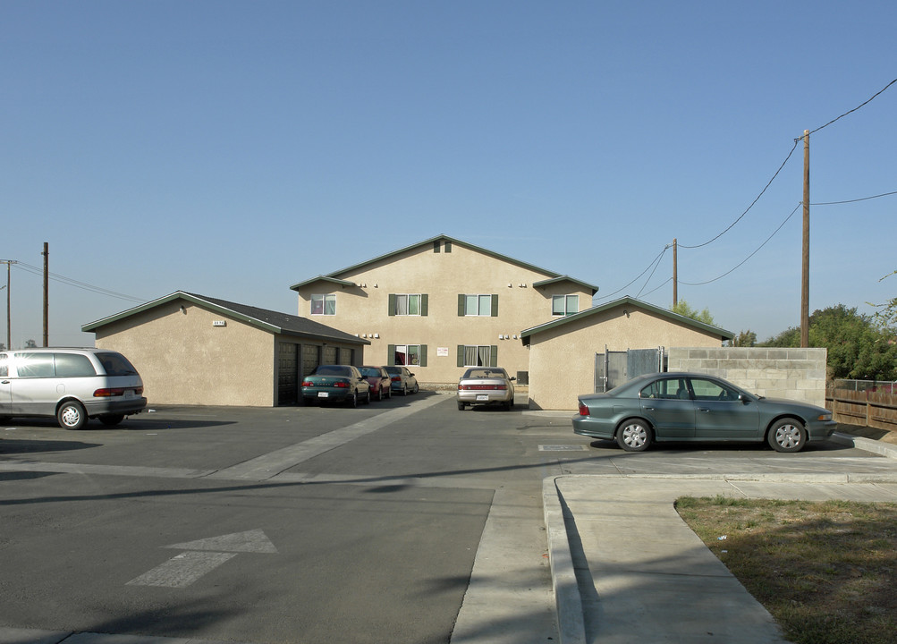 2070 S Chance Ave in Fresno, CA - Building Photo