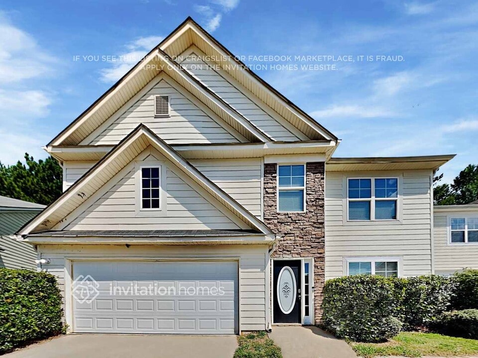 4536 Parkway Cir in Atlanta, GA - Foto de edificio