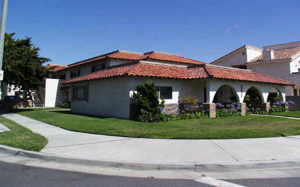 16742 Hoskins St in Huntington Beach, CA - Building Photo - Building Photo