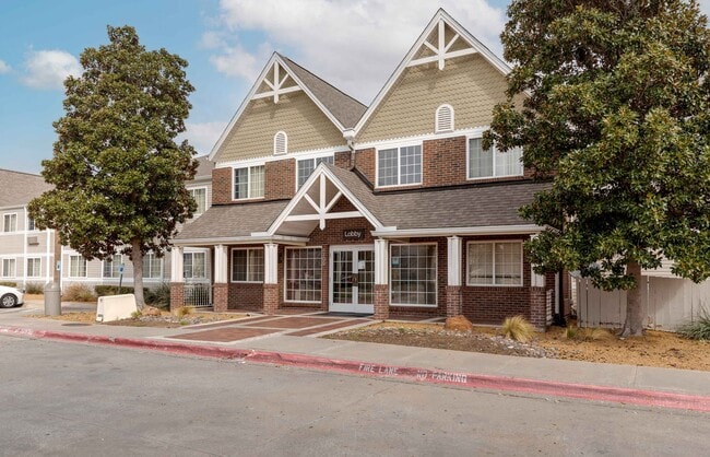 Furnished Studio-Dallas - Plano Parkway in Plano, TX - Building Photo - Building Photo