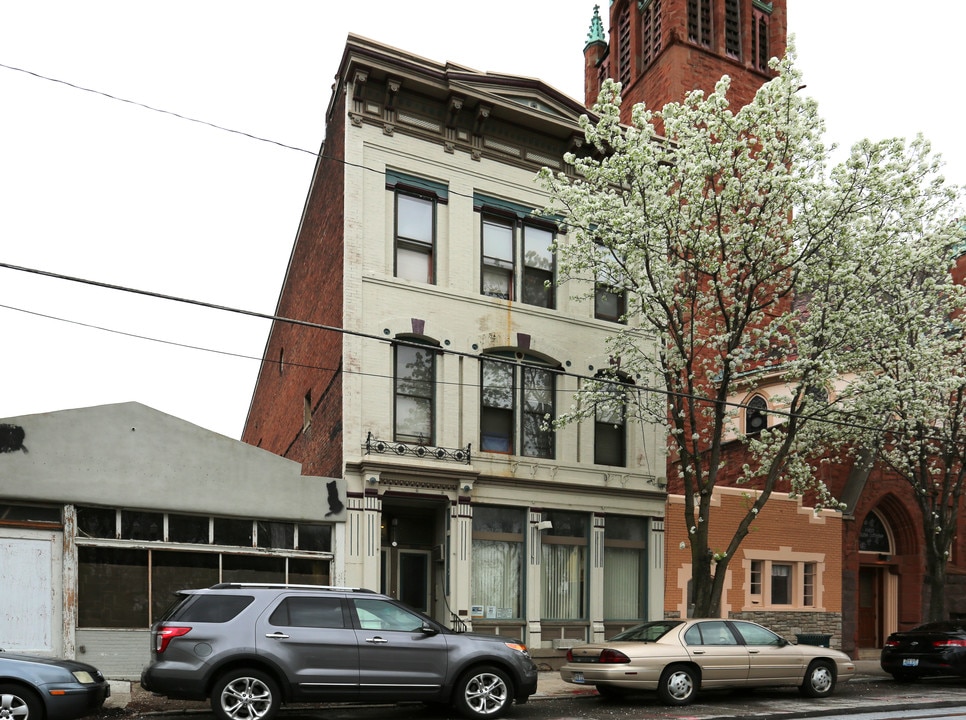 1214 Race St in Cincinnati, OH - Foto de edificio