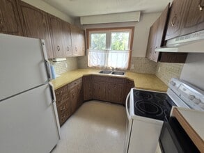37 Glenthorne Crescent in Winnipeg, MB - Building Photo - Building Photo