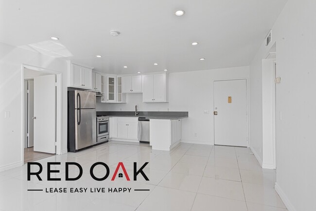 3540 Fletcher Dr, Unit 201 in Los Angeles, CA - Building Photo - Building Photo