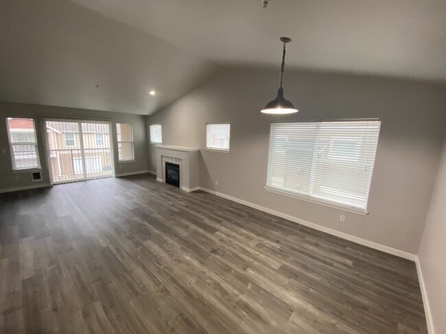 2173 Hammond Ave in Dupont, WA - Building Photo - Building Photo