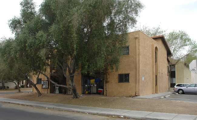 4610 Elk Springs Ave in Las Vegas, NV - Building Photo - Building Photo