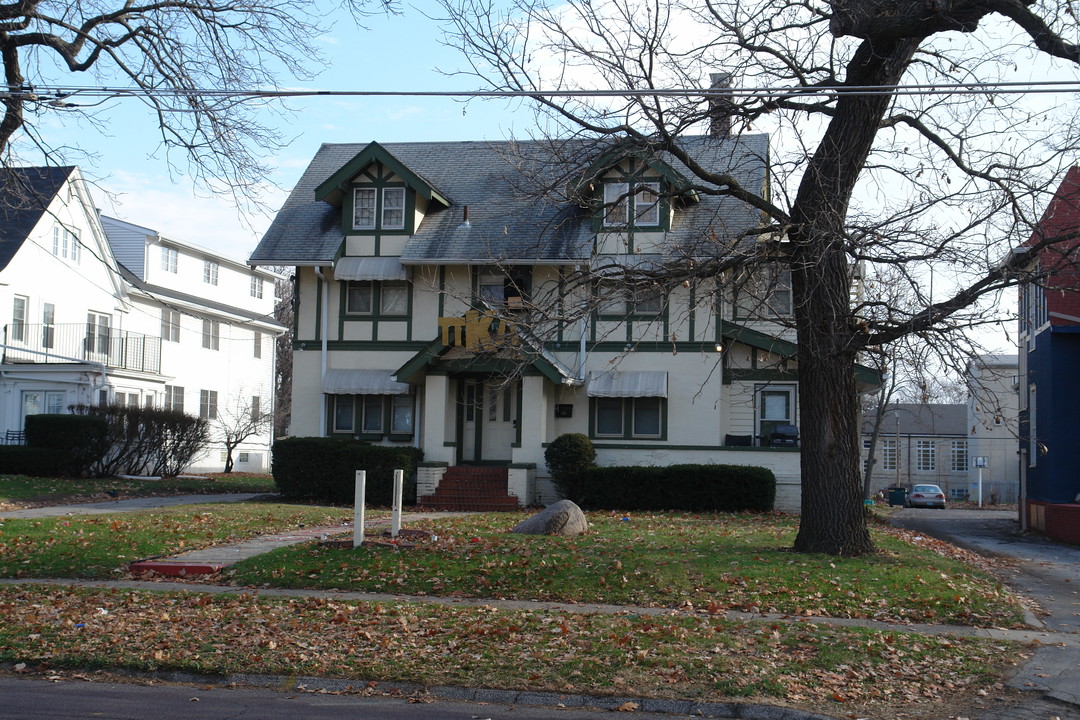 1219 34th St in Des Moines, IA - Building Photo