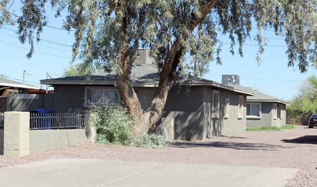 726 E Mobile Ln in Phoenix, AZ - Foto de edificio - Building Photo