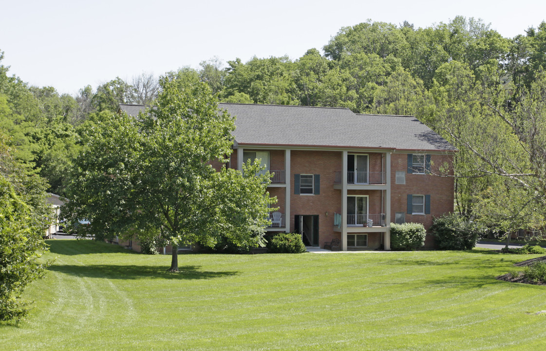 Inverness Apartments in Fort Thomas, KY - Foto de edificio