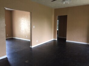 1220 E 15th St in Ada, OK - Building Photo - Building Photo