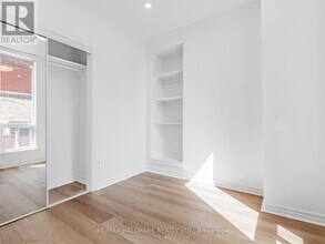 8 Redwood Ave in Toronto, ON - Building Photo - Building Photo