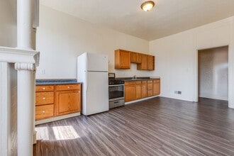 636 E Warrington Ave in Pittsburgh, PA - Building Photo - Building Photo