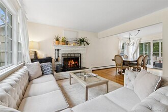 1181 Fireplace Rd in East Hampton, NY - Foto de edificio - Building Photo