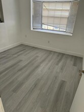 111 SW 8th Ct in Hallandale Beach, FL - Building Photo - Building Photo