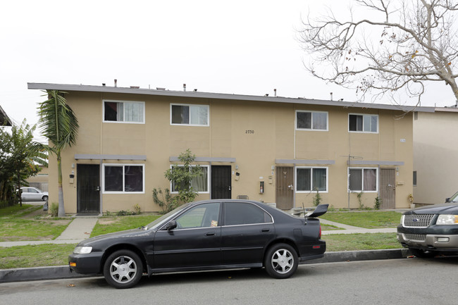 2730 S Baker St in Santa Ana, CA - Building Photo - Building Photo