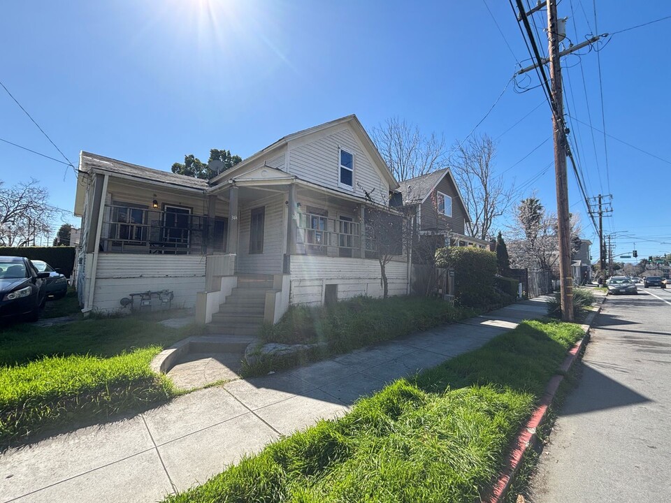 342 E Julian St in San Jose, CA - Building Photo