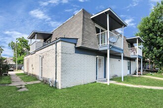 12068 Beechnut St in Houston, TX - Building Photo - Building Photo