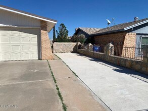 4717 G V Underwood Dr in El Paso, TX - Building Photo - Building Photo