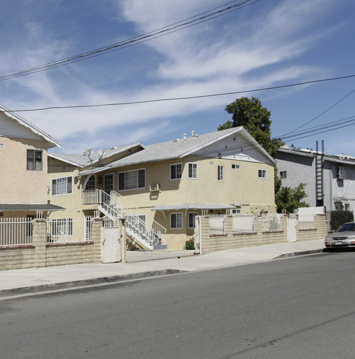 22711 14th St in Newhall, CA - Building Photo