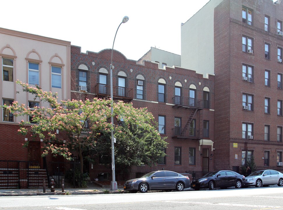 1945 Ocean Ave in Brooklyn, NY - Foto de edificio