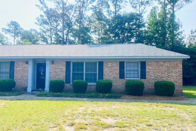 709 Montclair Dr