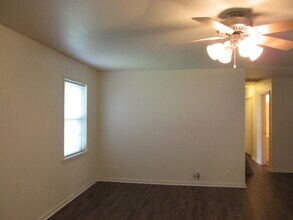 312 SW D St in Bentonville, AR - Building Photo - Building Photo