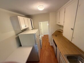 17 Kilsyth Rd, Unit #1 in Brookline, MA - Building Photo - Building Photo