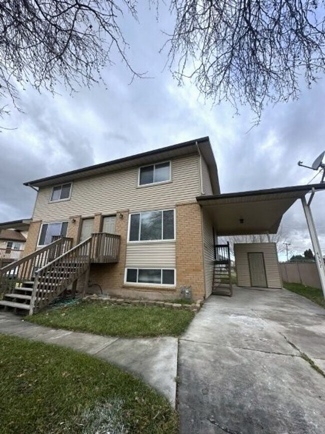 property at 700 700 W