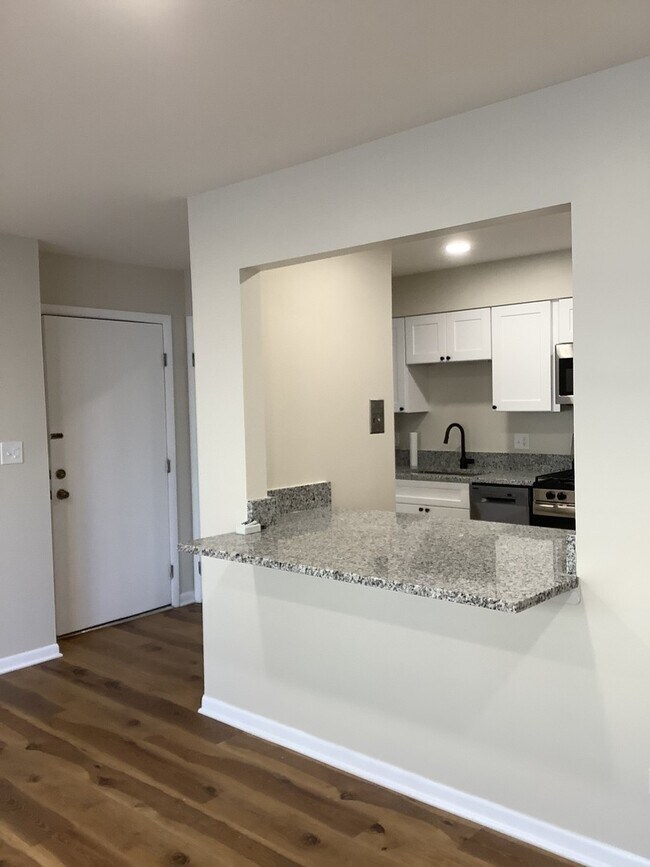 350 Brainerd Ave in Libertyville, IL - Building Photo - Building Photo