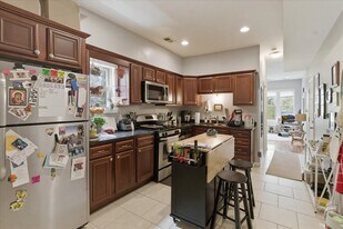 3727 N Ashland Ave, Unit 3 in Chicago, IL - Building Photo