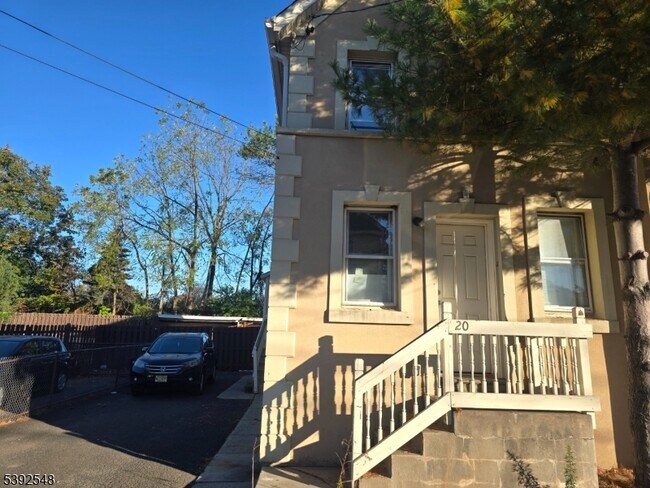 22 South St in Manville, NJ - Building Photo - Building Photo
