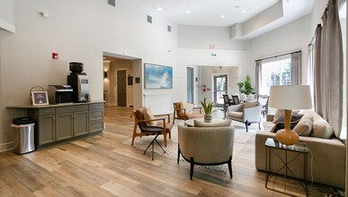 Uptown Village in Gainesville, FL - Foto de edificio - Interior Photo