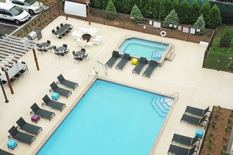 Spectrum Apartments & Townhomes in Minneapolis, MN - Building Photo - Building Photo