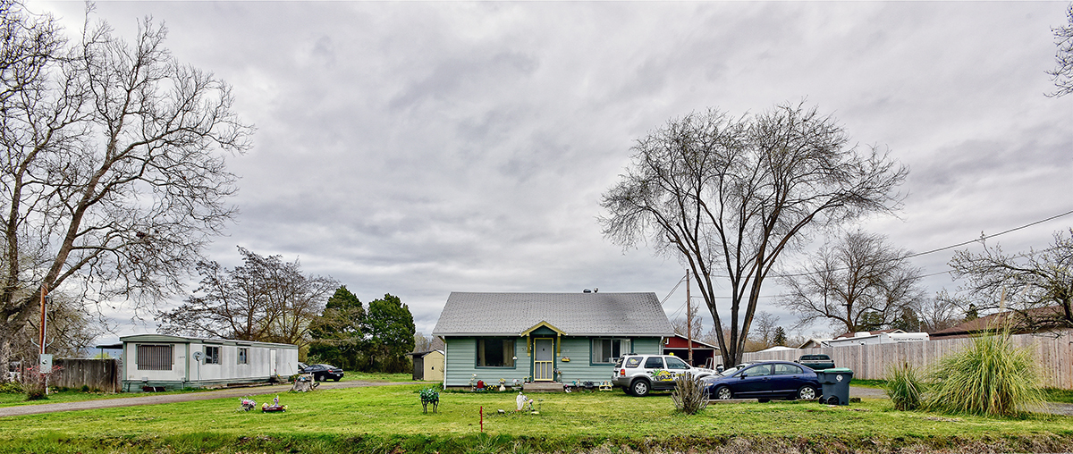 1805 Thomas Rd in Medford, OR - Building Photo