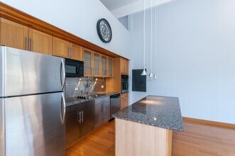 290 Pleasant St in Watertown, MA - Building Photo - Building Photo