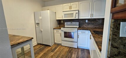 4736 NW 114th Ave in Doral, FL - Building Photo - Building Photo