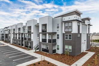 Fiddyment Apartments in Roseville, CA - Foto de edificio - Building Photo