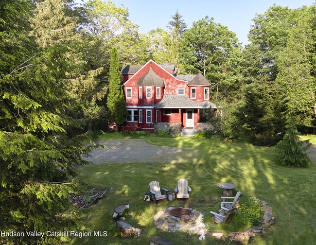 38 Lake St in Stamford, NY - Building Photo - Building Photo