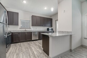 Live Oak Apartments in Denton, TX - Building Photo - Building Photo