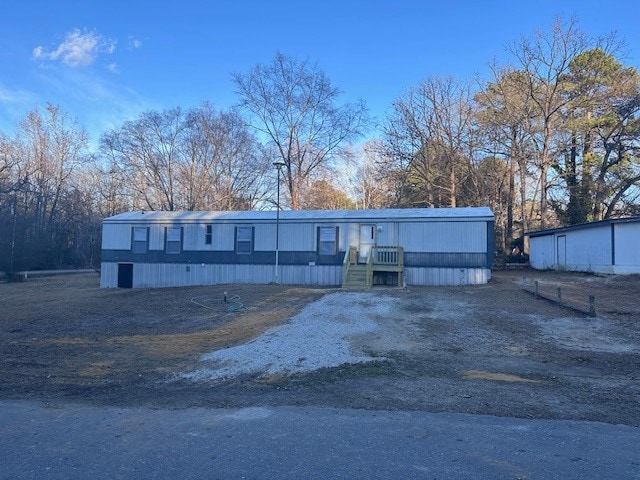 property at 2909 Pinecrest Dr