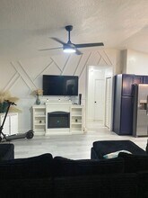 622 Tejon Ave SW in Palm Bay, FL - Foto de edificio - Building Photo