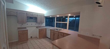 150 NW Byron St in Port St. Lucie, FL - Building Photo - Building Photo