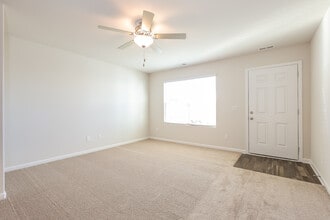 4069 Reinfield Dr in Inman, SC - Building Photo - Building Photo