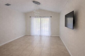 6115 N Albany Ave in Tampa, FL - Building Photo - Building Photo