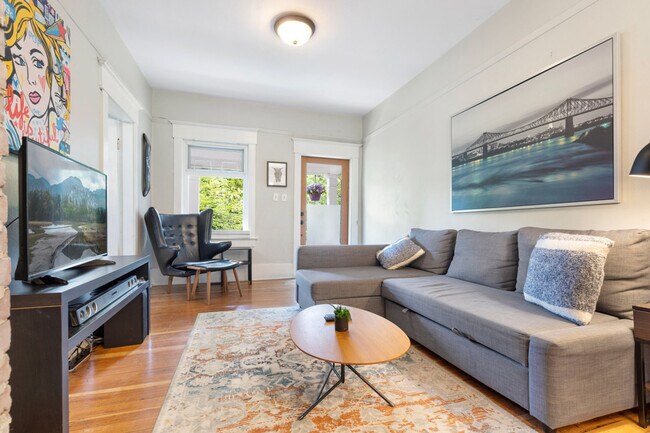 1832 W 2nd Ave in Vancouver, BC - Building Photo - Building Photo